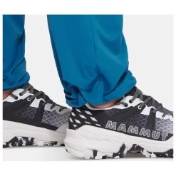 Pantalon D’alpinisme Mammut Taiss SO Pants W Deep Ice 15 Pantalon D’alpinisme Mammut Taiss SO Pants W Deep Ice -Summit Gear Boutique 4338cef295e405f77daaaadafd444ba62ed62b4f E22MAMMTTB2376757 904